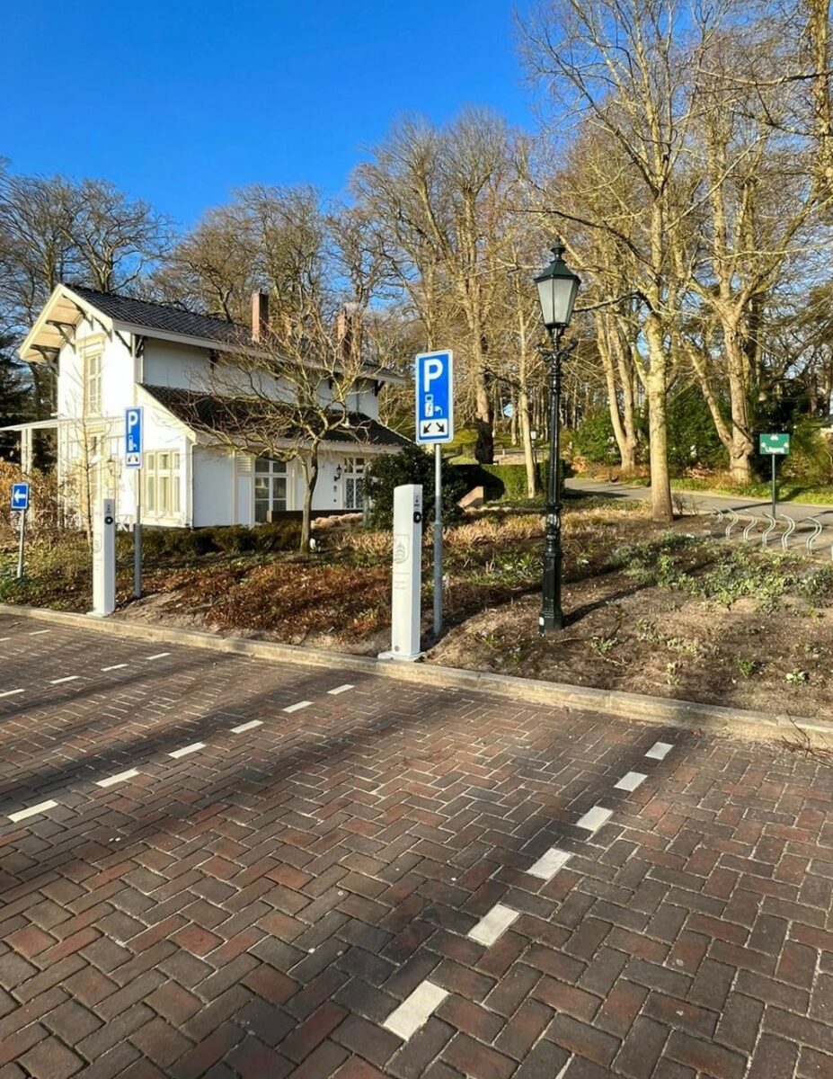 Laadpalen bij Westerveld