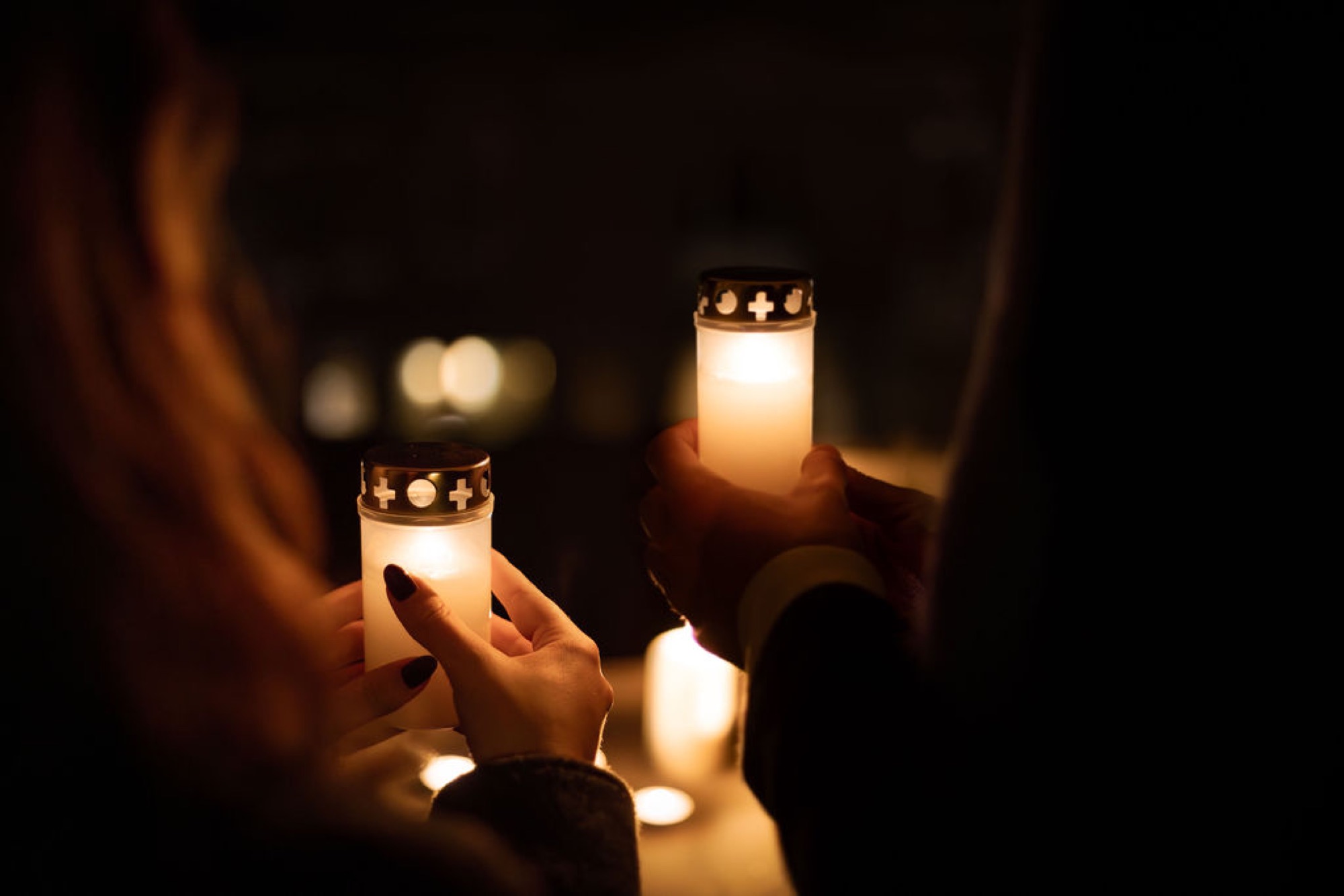 Indrukwekkende Wereldlichtjesdag: herinnering en verbondenheid
